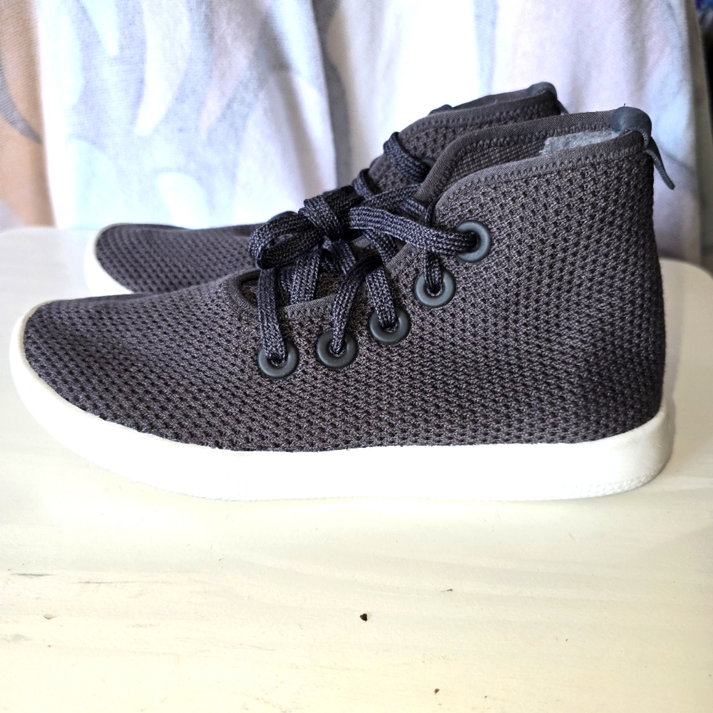 Allbirds Tree Toppers in High Top Dark Grey Womens Size 5 Comfortable.